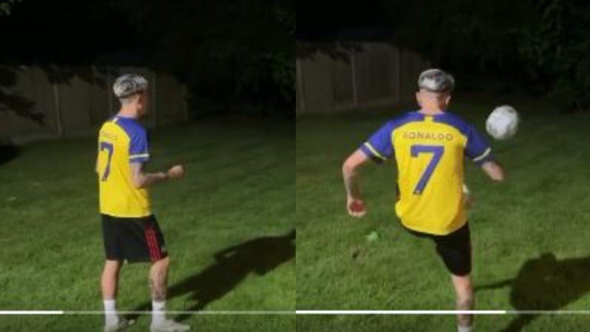 Garnacho saat mengenakan jersey Cristiano Ronaldo.