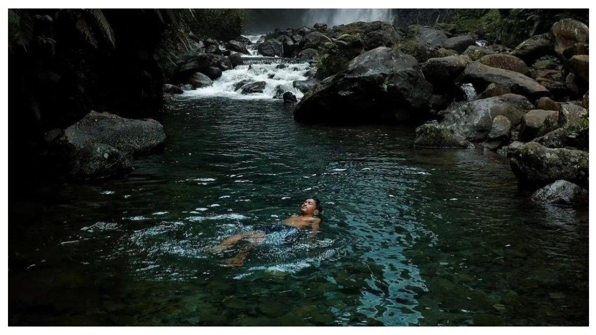 Kolam alami yang ada dibawah curug gomblang dari aliran air terjun