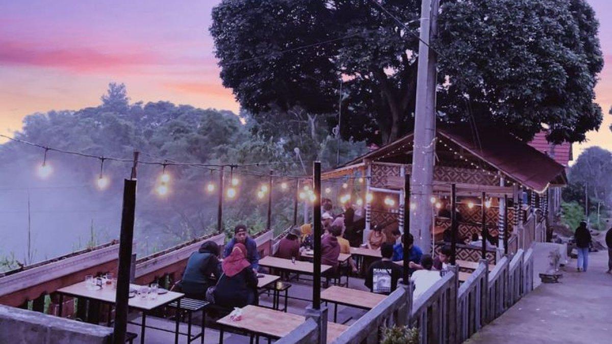 OBYEK WISATA KLATEN: Salaah satu warung makan yang instagramable di Girpasang