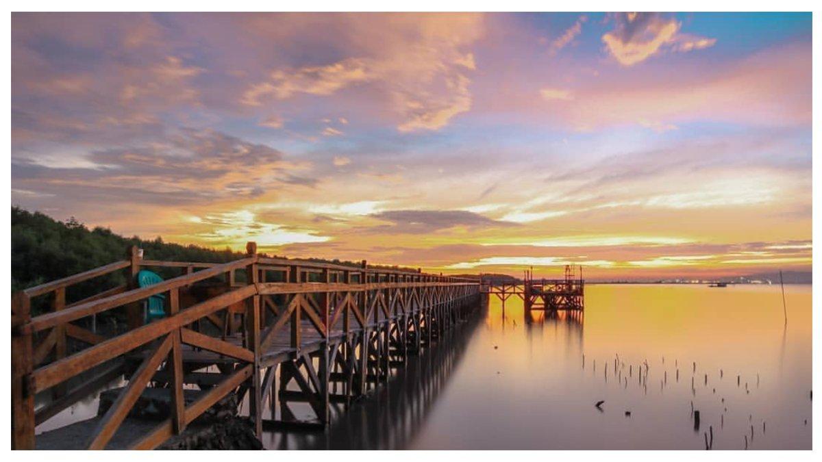 Keindahan sunset di Pantai Gope