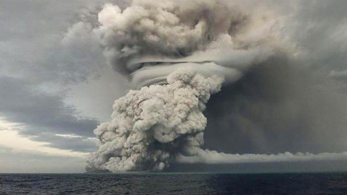 hingga menimbulkan tsunami, Sabtu (15/1/2022)