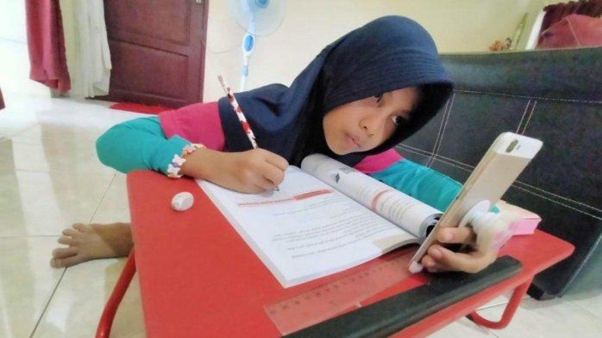 Anak SD Belajar