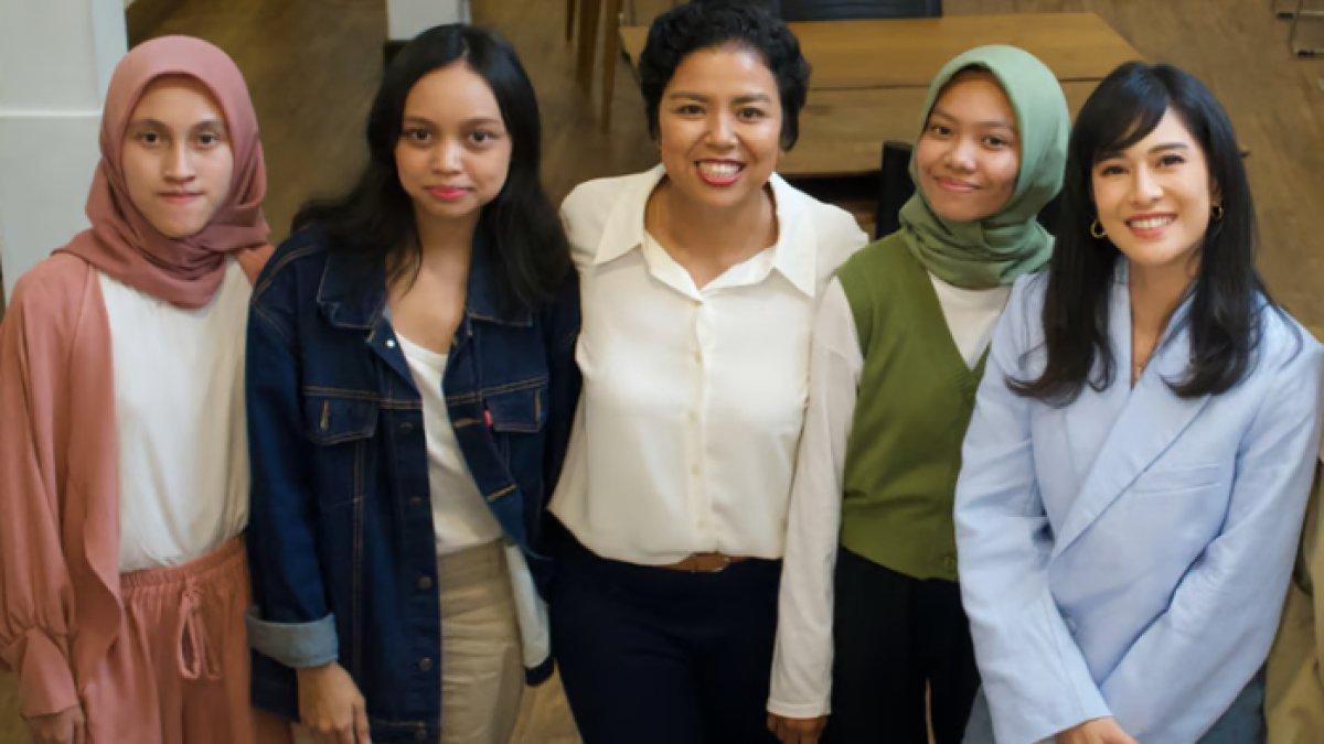 Beasiswa khusus perempuan.