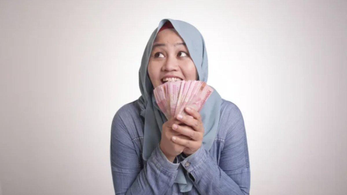 ILUSTRASI dapat uang pinjaman