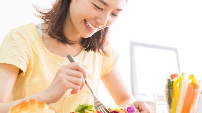 Ilustrasi makan dengan tangan kanan