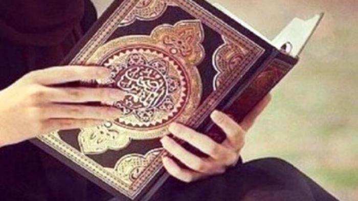 Ilustrasi membaca Al Quran,- Jawaban soal Pendidikan Agama Islam (PAI) Kelas 11 Kurikulum Merdeka halaman 94-97 Uji Kompetensi Bab 3, bahaya Khamr. 