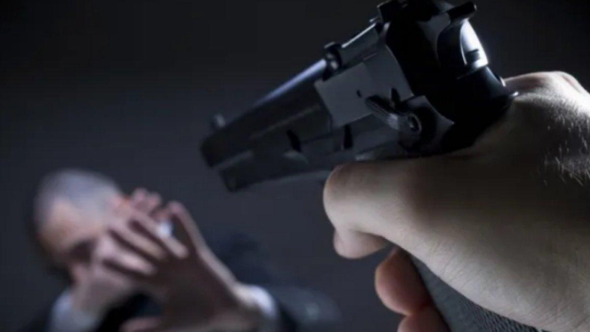 ILUSTRASI penodongan pistol
