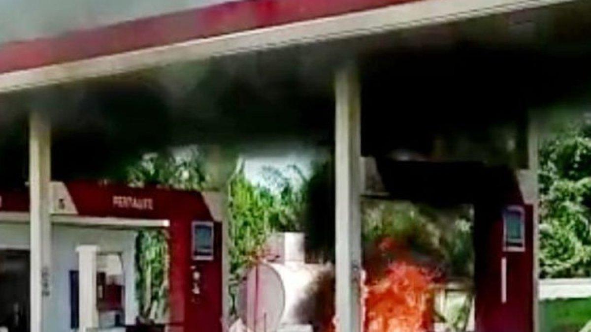 ILUSTRASI SPBU terbakar