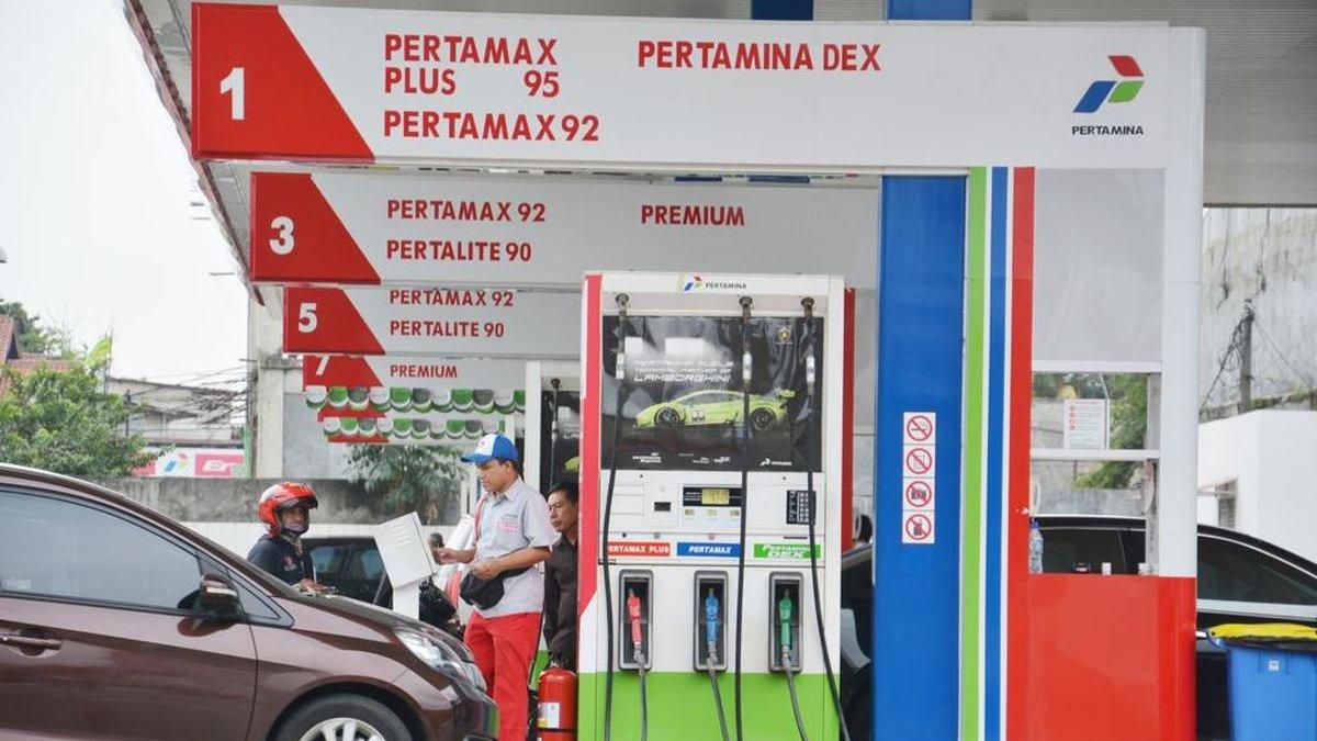 SPBU Pertamina. Pemerintah berencana mencampur Pertamax dengan Bioetanol.
