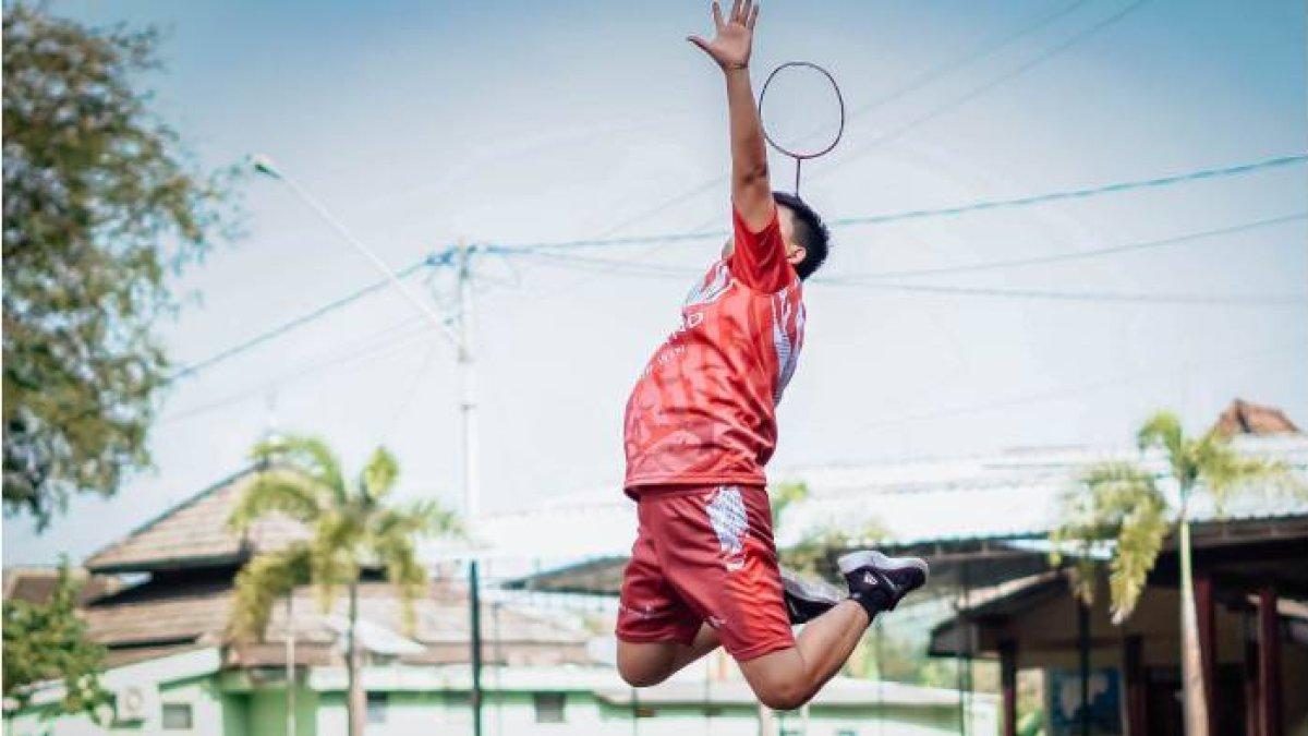 Ilustrasi - Jersey Badminton di Regarsport