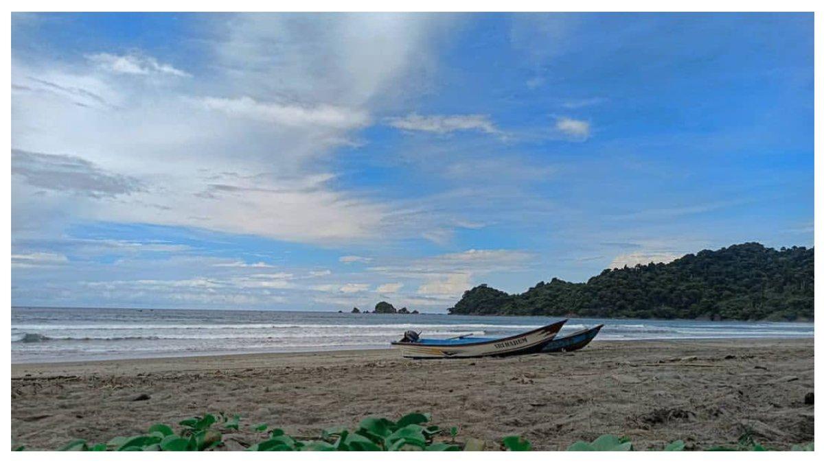 Pantai Jolosutro