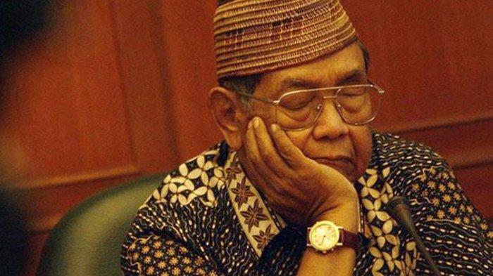 K. H. Abdurrahman Wahid Ad Dakhil (Gus Dur).