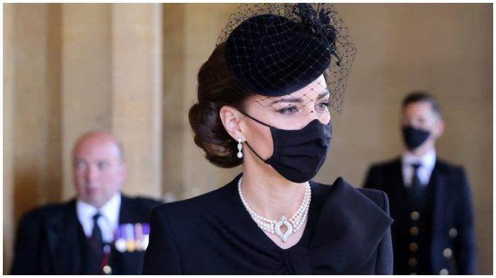 Kate Middleton pakai kalung mutiara di pemakaman Pangeran Philip