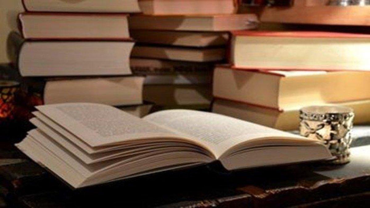 Latihan soal BAB 2 Bahasa Indonesia kelas 9 SMP semester 1 beserta kunci jawaban, soal pilihan ganda.