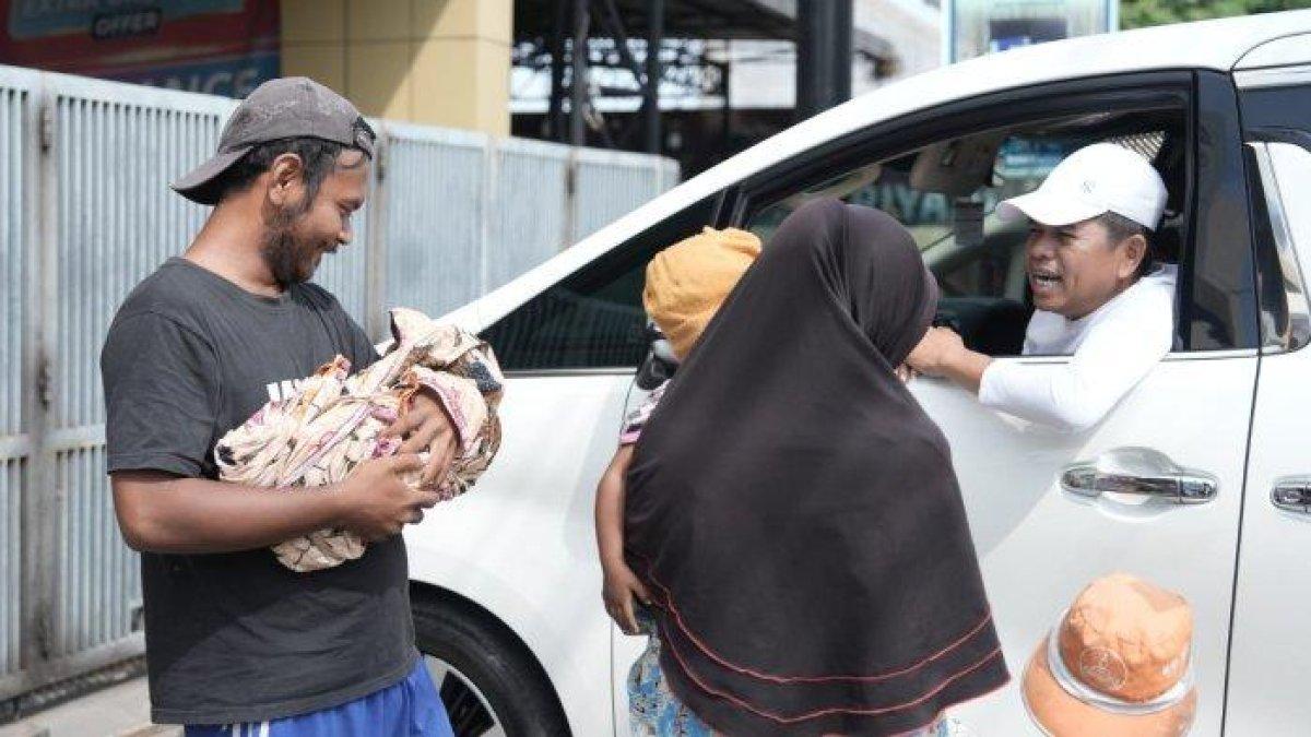 Kisah Cinta Indra dan Siti, Tidur di Emperan