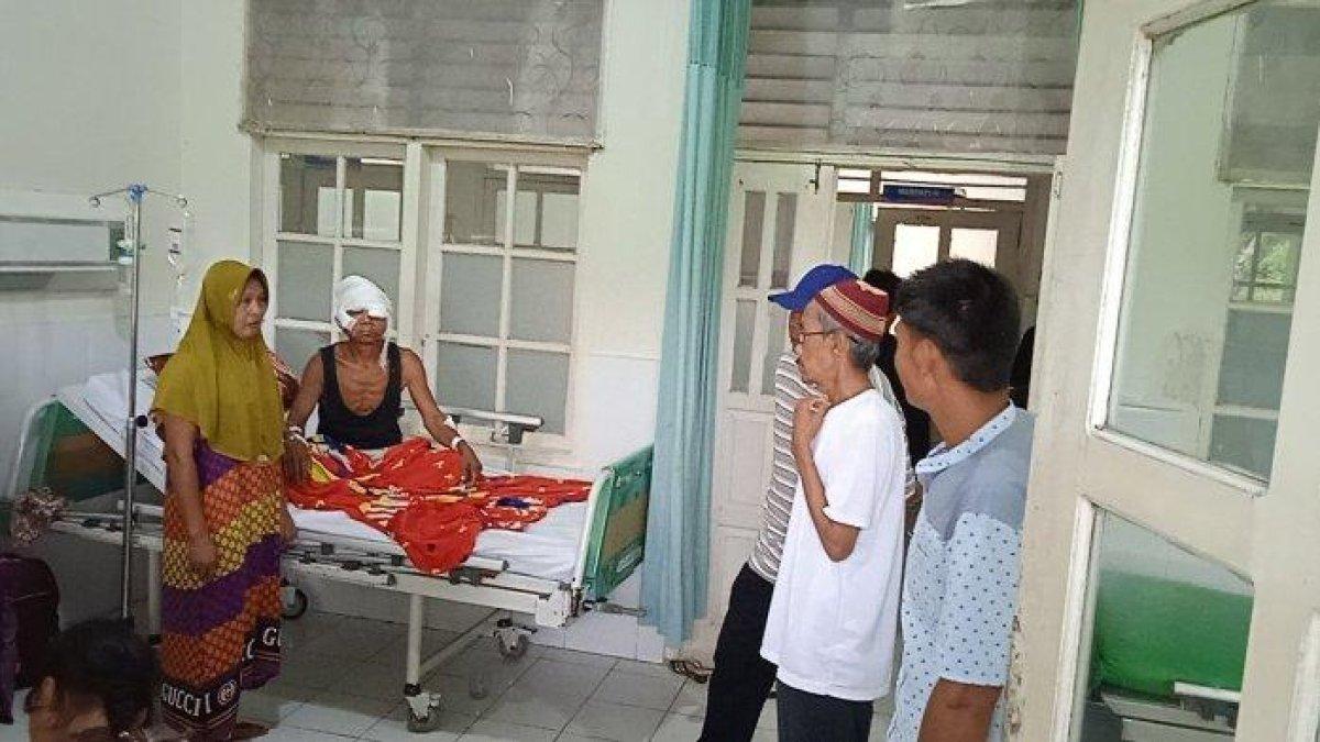 Kondisi korban seteah bergulat dengan beruang, tubuh korban bersimbah darah, matanya hilang sebelah.