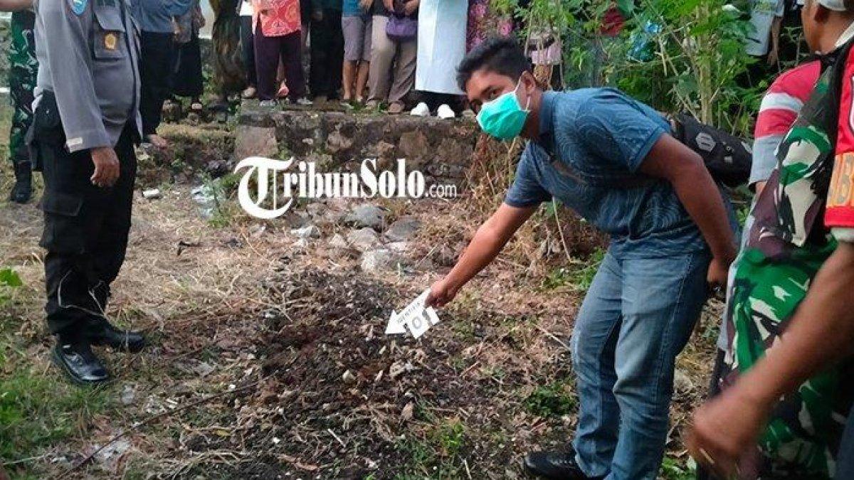 Penemuan mayat di kebun