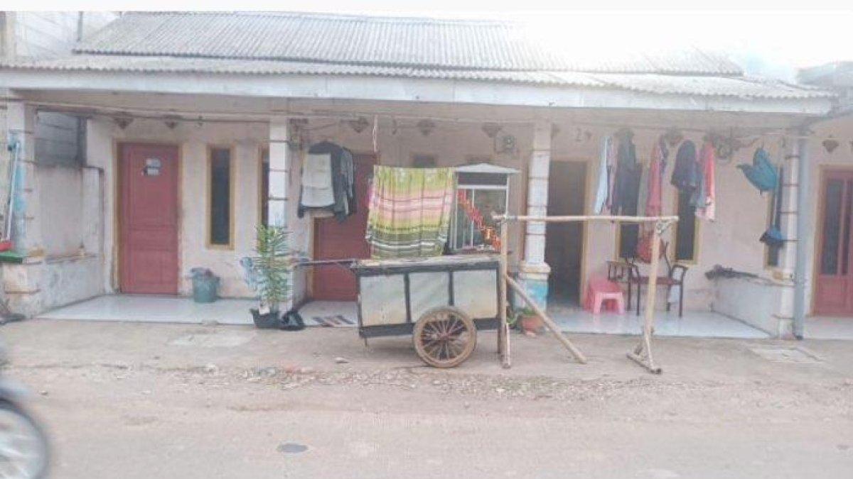 Kontrakan tempat pelaku tinggal bersama anaknya di Kecamatan Pabuaran, Kabupaten Subang, Jawa Barat.