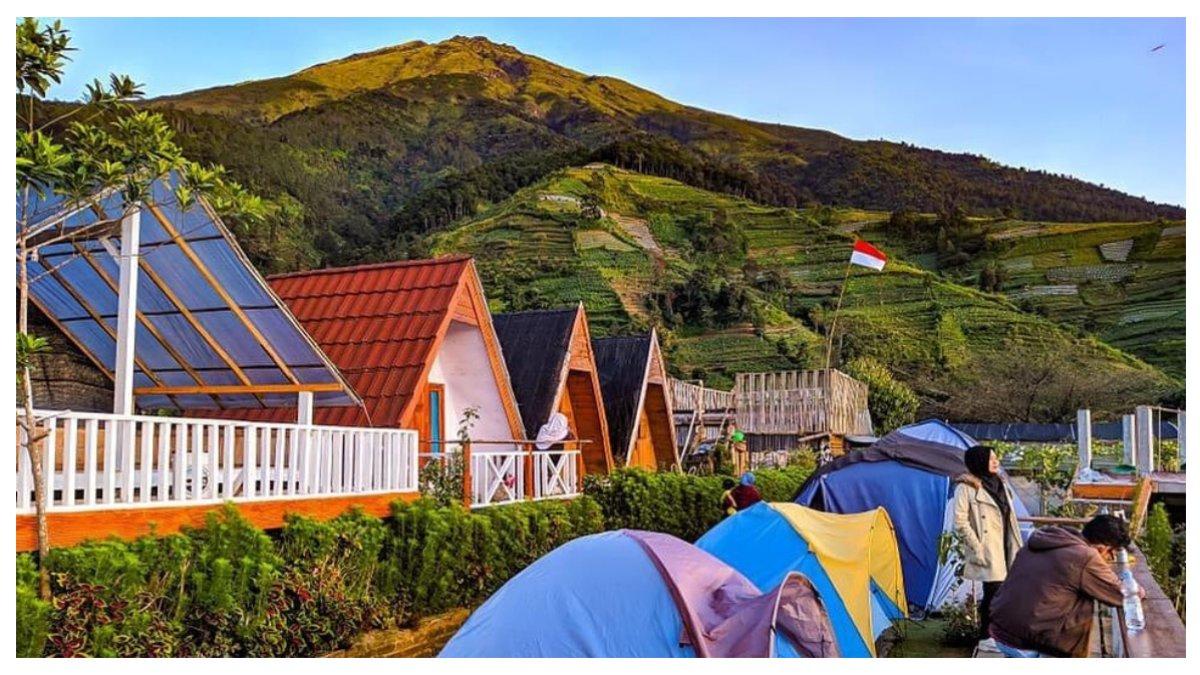 MANGLI SKY VIEW - Spot ngopi dan camping di atas awan sambil lihat 8 gunung dari Kota Magelang Jateng, perjalanan hanya 40 menit dari pusat Kota Magelang