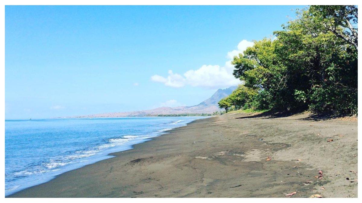 Suasana di sekitar Pantai Mausui