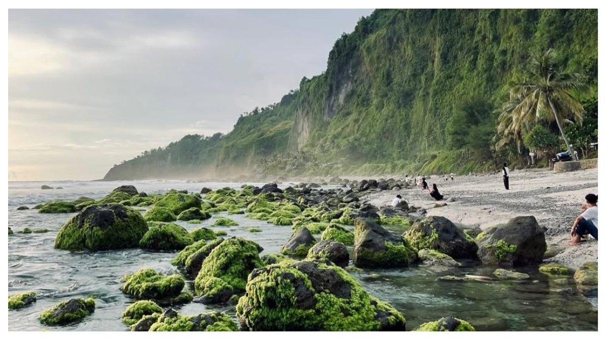 Pemandangan Pantai Menganti, Kebumen