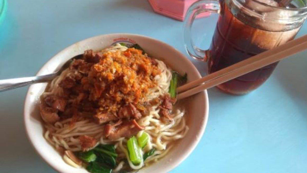 BAKSO KLATEN HITS - Menu mie ayam di warung Mie Ayam & Bakso Sari Rasa Pak Paidi, Klaten.