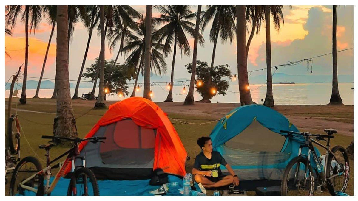 Salah satu kegiatan yang dapat dilakukan di Pantai Mutun