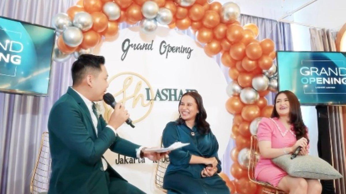 Nathalie membuka usaha kecantikan