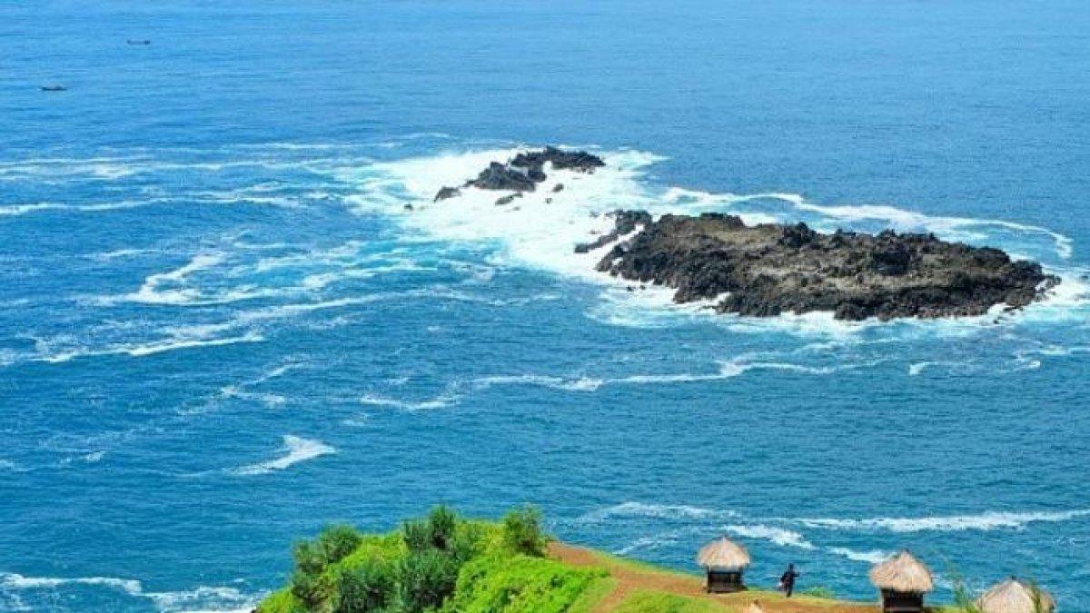 Pantai Menganti, Kebumen.