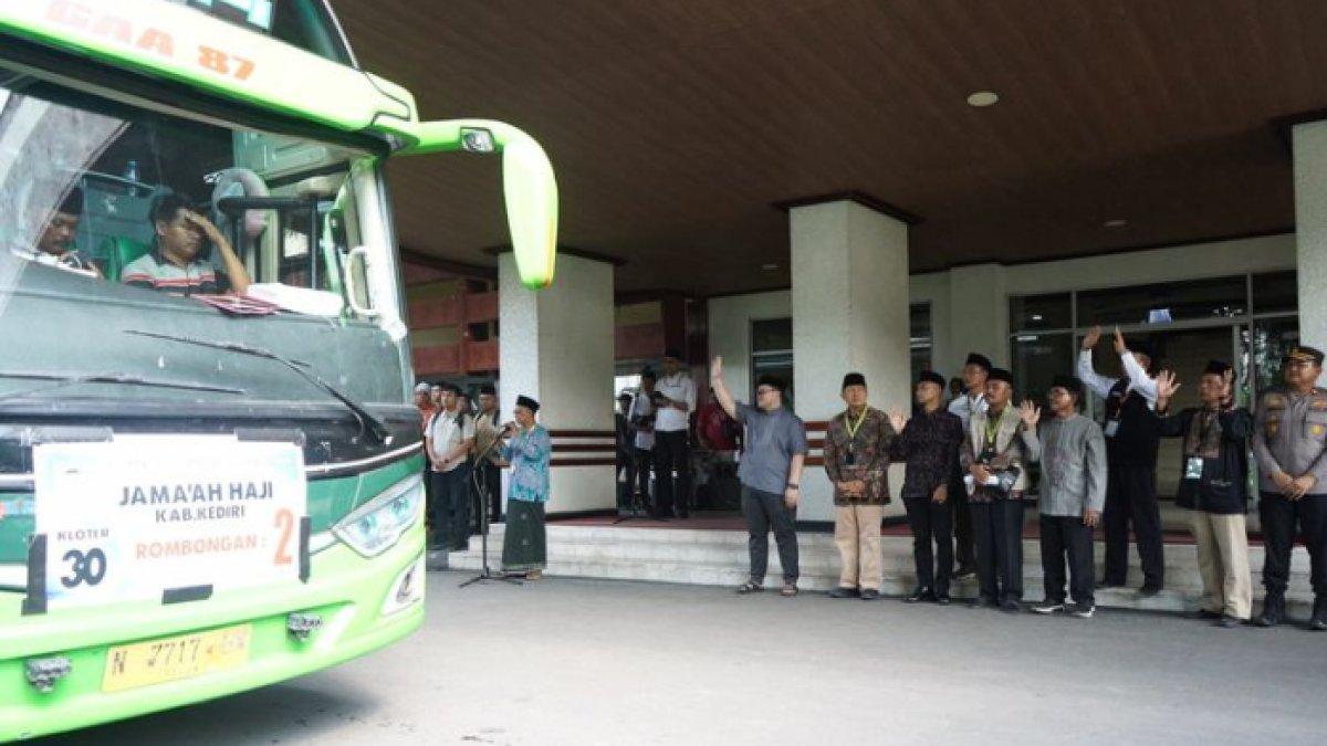 ILUSTRASI - jemaah haji baru saja tiba di kampung halaman