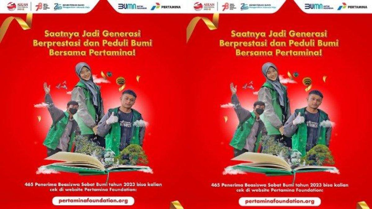 Pengumuman cek penerima Beasiswa Sobat Bumi 2023 dari Pertamina Foundation.