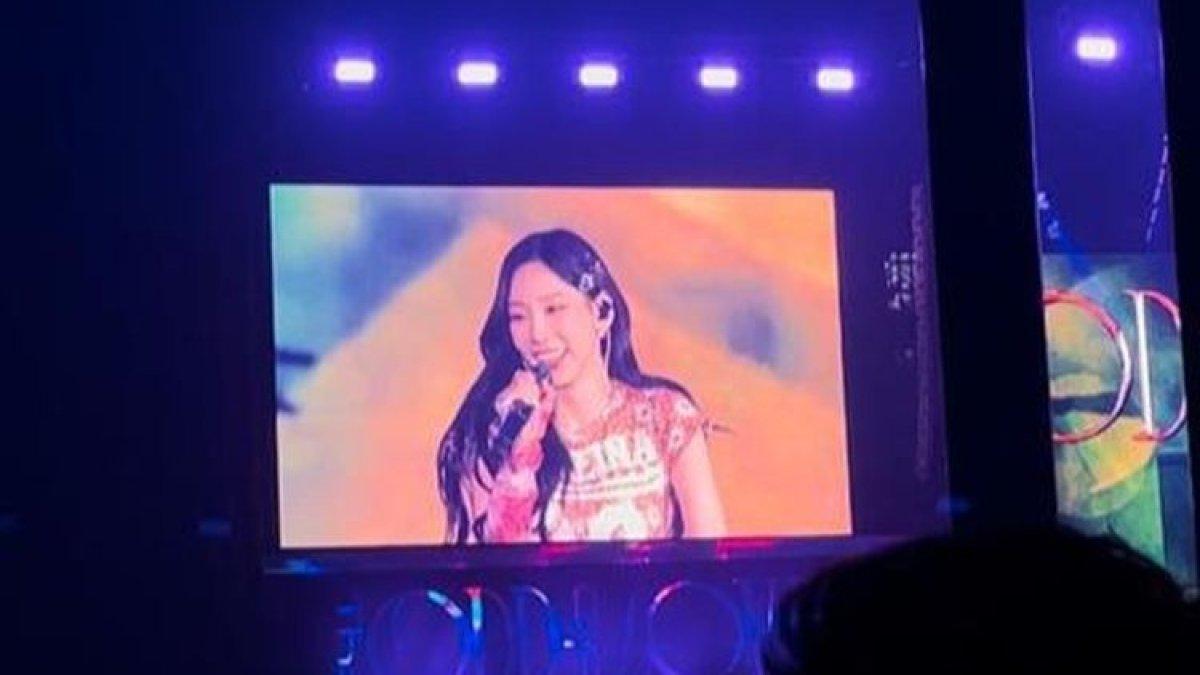 Penyanyi Taeyeon SNSD saat konser solo The Odd of Love, di ICE, BSD, Tangerang Selatan, Sabtu (22/7/2023).