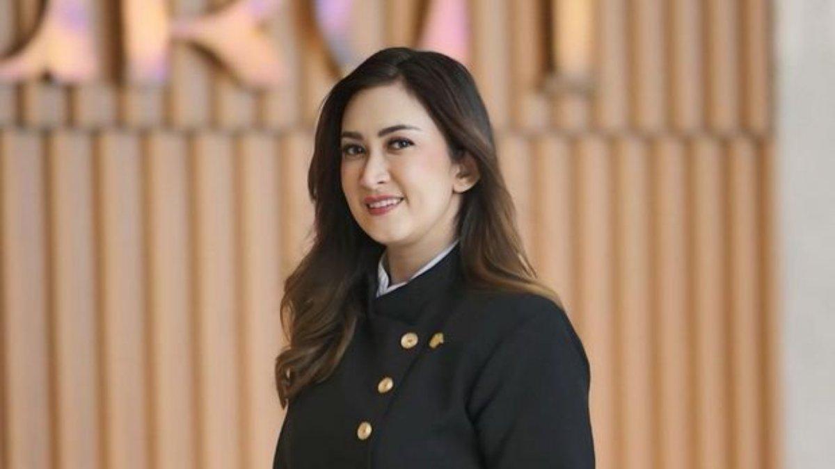 Pesona kecantikan Nafa Urbach.