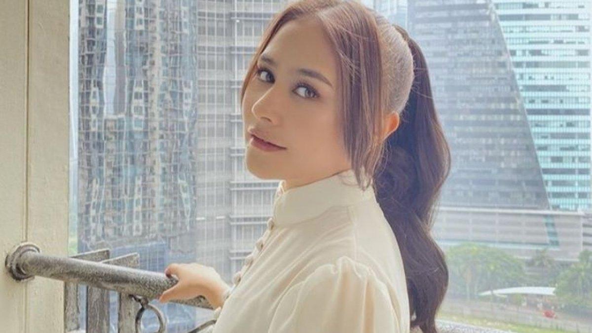 Prilly Latuconsina.