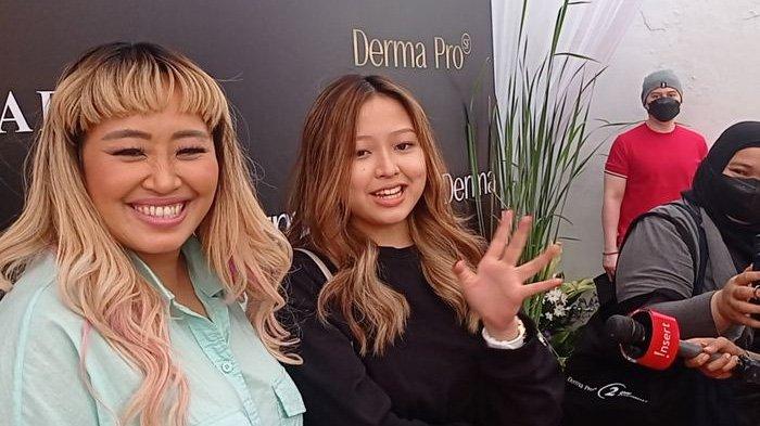 Pinkan Mambo dan putri keduanya, Michelle Ashley