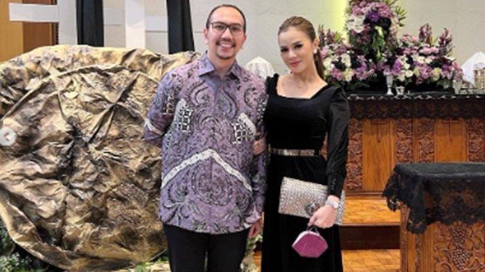 Potret dr Gerhard Situmorang dan Astrid Tiar.