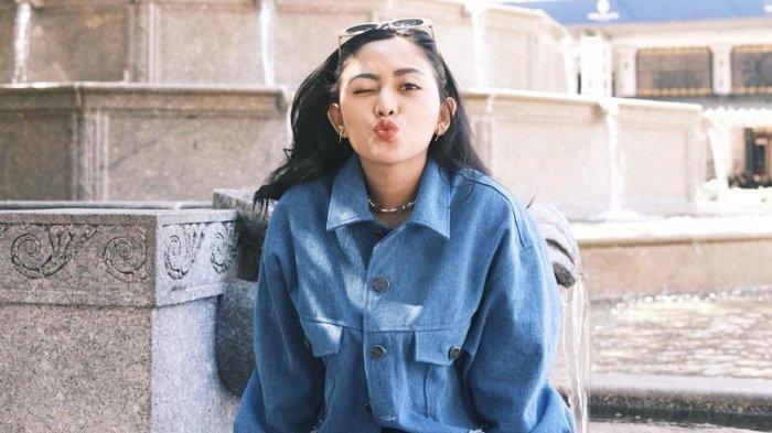 SOSOK selebgram Rachel Vennya yang tengah menjadi sorotan lantaran membeli kasur bak Nagita Slavina seharga KPR