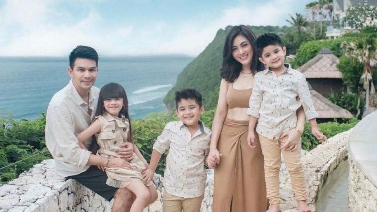 Potret rumah tangga Ijonk dan Dhena Devanka saat masih harmonis