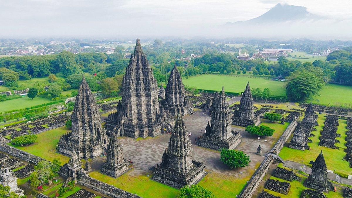 WISATA CANDI PRAMBANAN - Serunya liburan di Candi Prambanan saat libur lebaran 2025.
