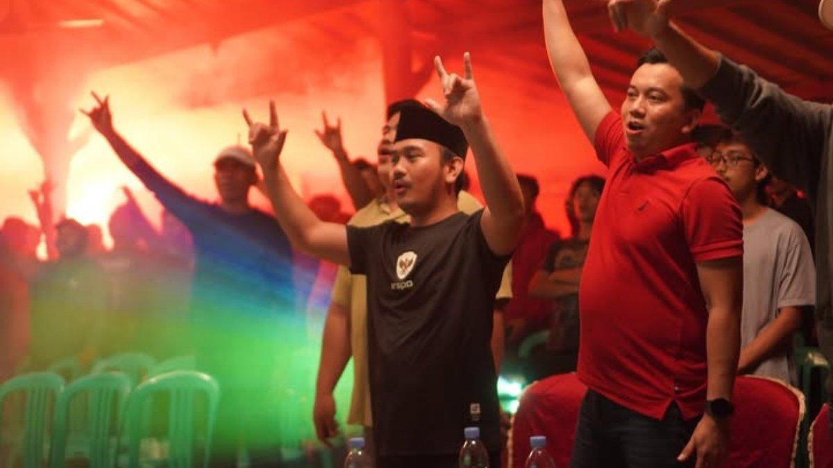 BUPATI BEKASI - Foto tangkapan layar dari Instagram.com (28/3/2025). Ade Kuswara Kunang, Bupati Bekasi yang temani Dedi Mulyadi tertibkan bangunan liar, harta kekayaan fantastis.