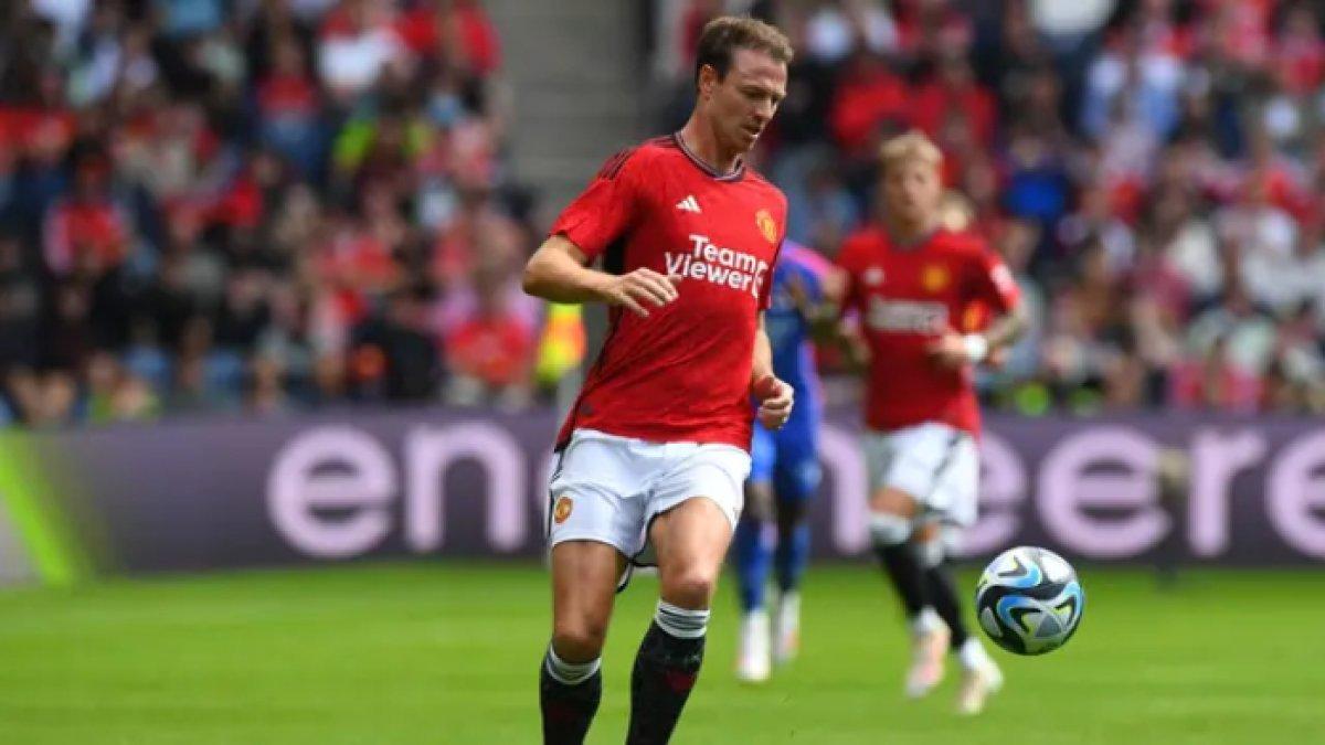 Profil dan Instagram Jonny Evans.