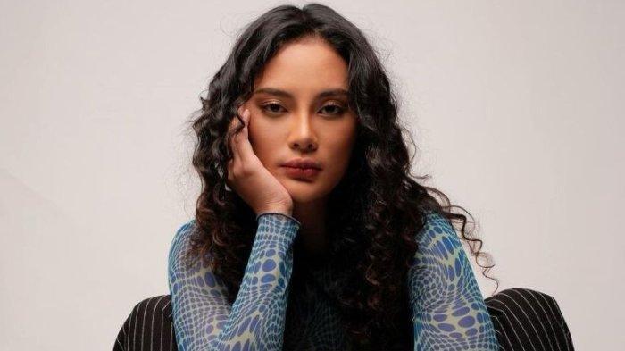 Profil selebgram Erika Carlina, bikin heboh posting instastory video ngompol