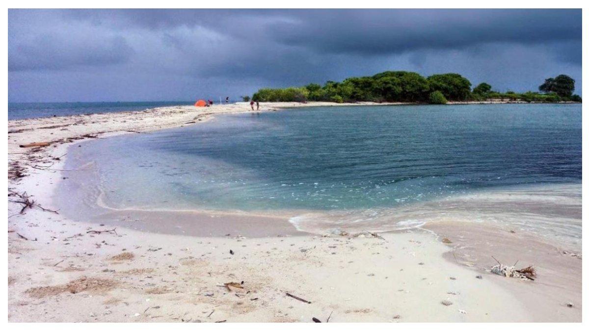 Pemandangan di Pulau Gede