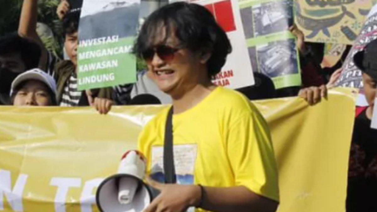 Raffi Azzamy ikut unjuk rasa.