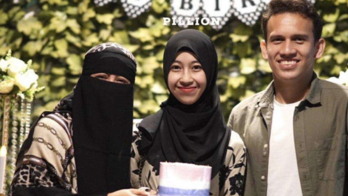 Umi Pipik ngaku sudah restui hubungan putri sulungnya dengan pemain sepak bola Timnas Indonesia