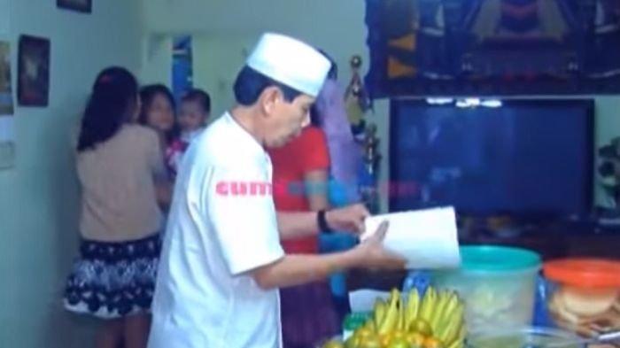 Ruang makan rumah Malih Tong Tong