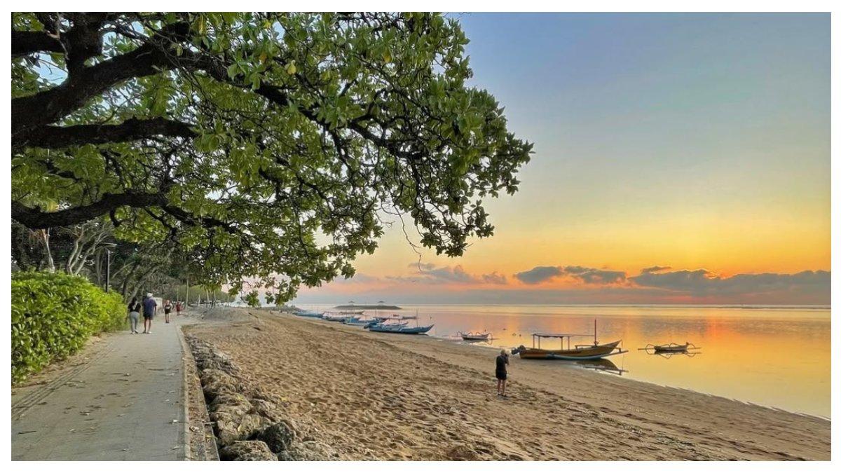 Suasana sekitar Pantai Sanur