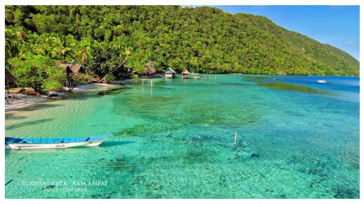 Tampak indah pemandangan laut di Kampung Sauwandarek