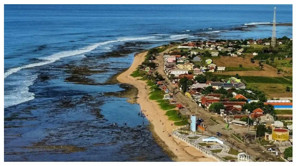 Pantai Sayang Heulang
