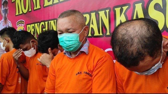Sekda Nias Utara Yafeti Nazara saat dalam gelar pemaparan di Polrestabes Medan, Senin (14/6/2021).
